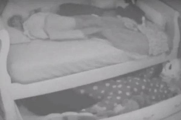 NOW VIRAL: CCTV Footage Caught A Scary Clown Lurking Under the Young Girl's Bed While She was Sleeping NOW VIRAL: CCTV Footage Caught A Scary Clown Lurking Under the Young Girl's Bed While She was Sleeping