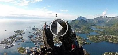DAREDEVIL: 18-year-old boy risks his own life to do something absolutely shocking