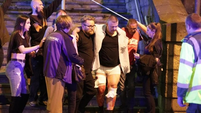 Ariana Grande 'Broken' After Concert Attack Ariana Grande 'Broken' After Concert Attack