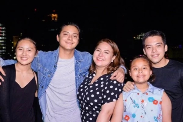 Kathniel-Tonilex-Pacman Shows Their Love For Their Beloved Mothers On Their Special. Learn The Most Valuable Gift They Have Given To Their Mothers. Kathniel-Tonilex-Pacman Shows Their Love For Their Beloved Mothers On Their Special. Learn The Most Valuable Gift They Have Given To Their Mothers.