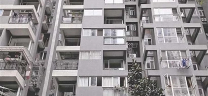 5-year old Chinese girl survives a terrifying fall from the 11th floor