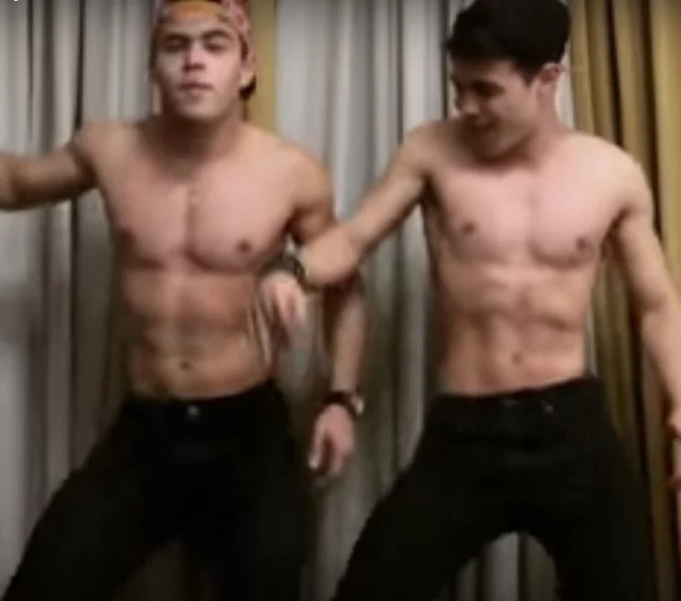 Viral video featuring talented twins surprised netizens Viral video featuring talented twins surprised netizens