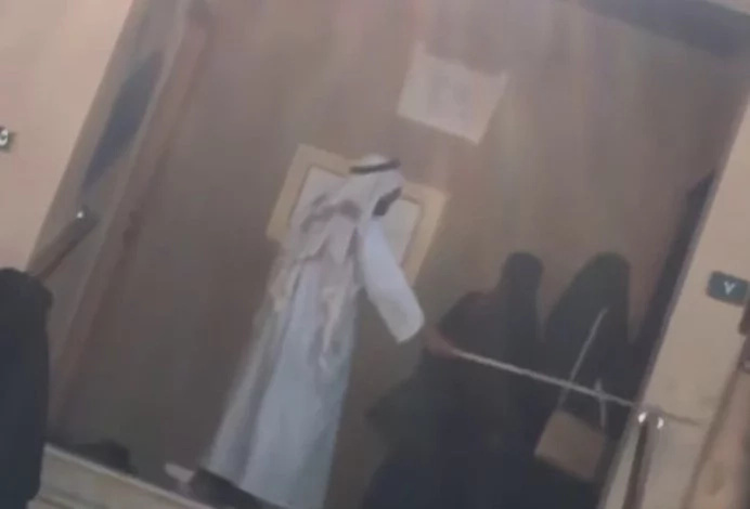 School guard uses cane and a SNAKE to group veiled female pupils (photos, video) School guard uses cane and a SNAKE to group veiled female pupils (photos, video)