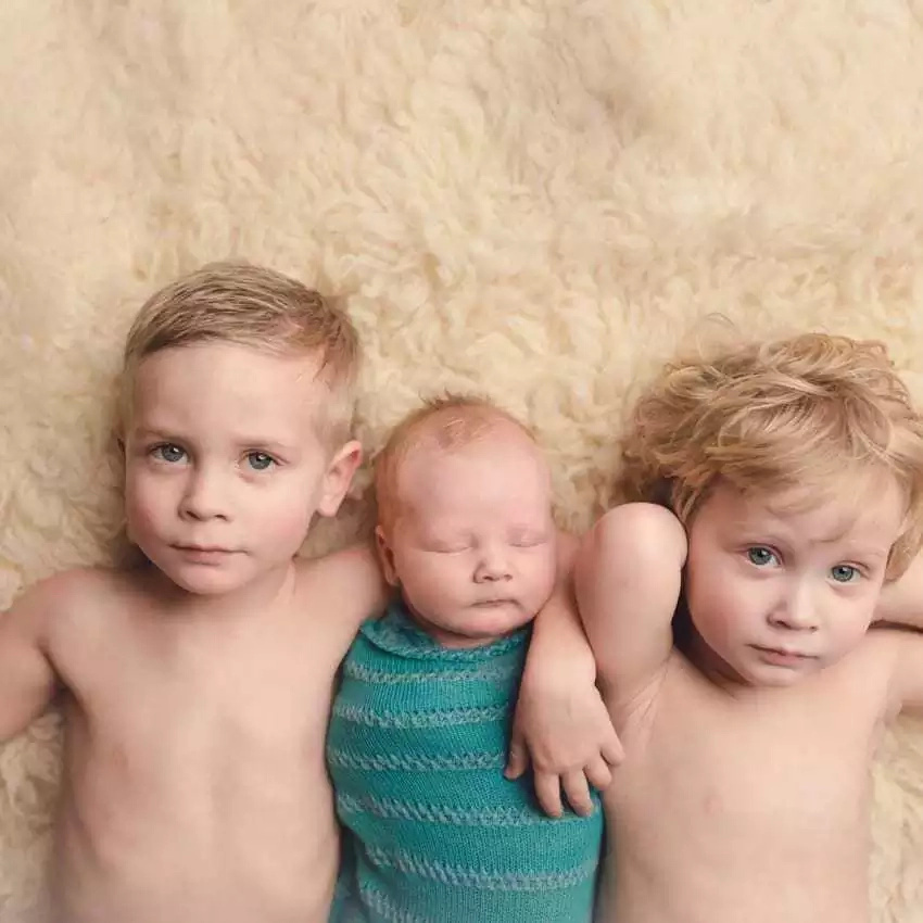 LOOK: Family has a photo shoot, what the baby does next will make you laugh! LOOK: Family has a photo shoot, what the baby does next will make you laugh!