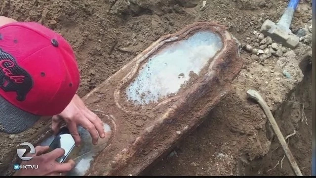 IDENTITY REVEALED! Girl in Glass Coffin Said To Be From Another Century! IDENTITY REVEALED! Girl in Glass Coffin Said To Be From Another Century!