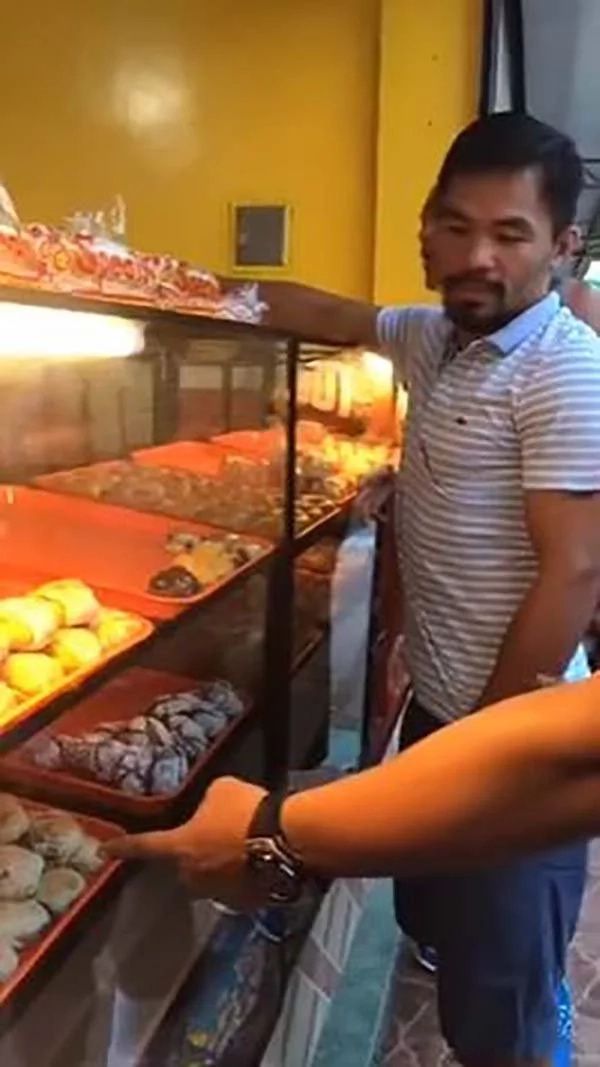 Manny Pacquiao Shows He’s a Down-To-Earth And Simple Kind of Guy When He Visits a Local Bakery! Manny Pacquiao Shows He’s a Down-To-Earth And Simple Kind of Guy When He Visits a Local Bakery!