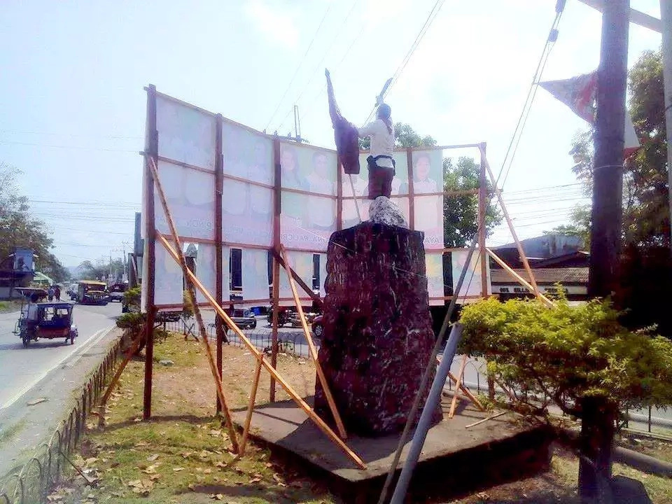 Criticism On Campaign Posters Leads To Its Removal Criticism On Campaign Posters Leads To Its Removal