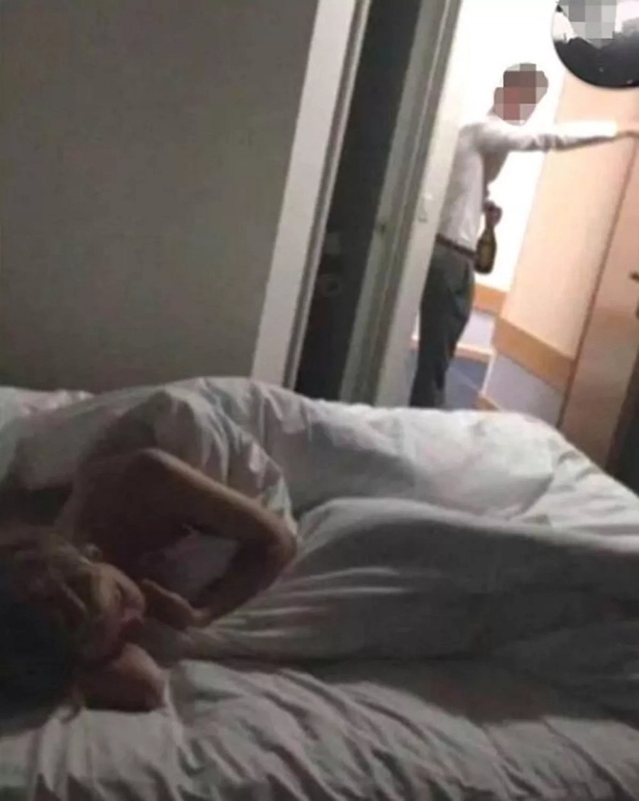 28 Year Old Teacher Caught In Cheap Hotel's Bed With Her Pupil (Photos) 28 Year Old Teacher Caught In Cheap Hotel's Bed With Her Pupil (Photos)