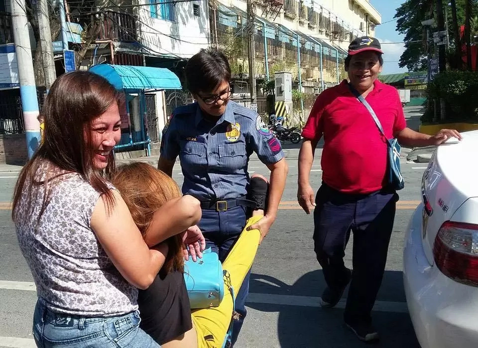 Taxi driver volunteers to help ailing Pinay Taxi driver volunteers to help ailing Pinay