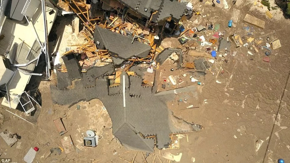 Florida sinkhole stops expanding after swallowing homes Florida sinkhole stops expanding after swallowing homes