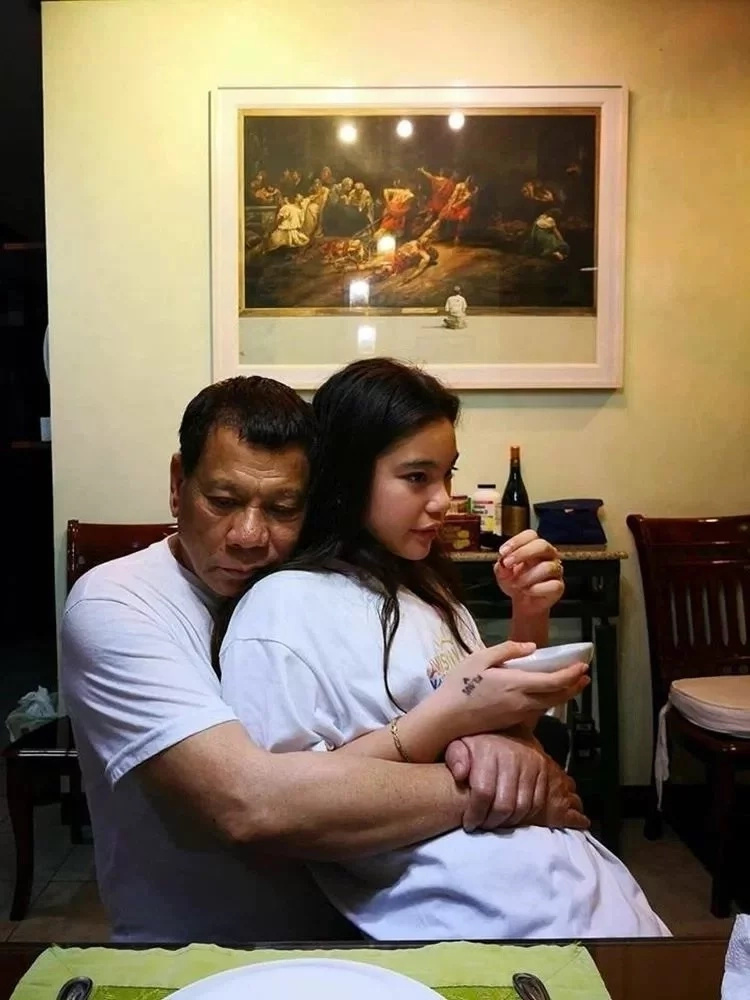 Basher accuses President Duterte of staging sweet Kitty Duterte photo for publicity; Netizens react to allegation Basher accuses President Duterte of staging sweet Kitty Duterte photo for publicity; Netizens react to allegation