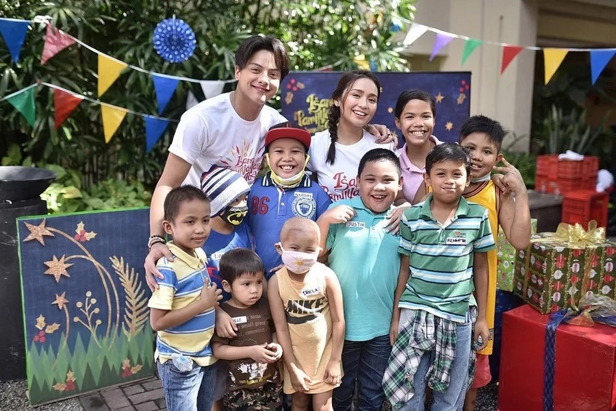 Kapamilya stars join ABS-CBN 2016 station ID Kapamilya stars join ABS-CBN 2016 station ID