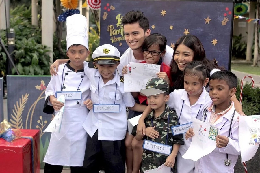Kapamilya stars join ABS-CBN 2016 station ID Kapamilya stars join ABS-CBN 2016 station ID