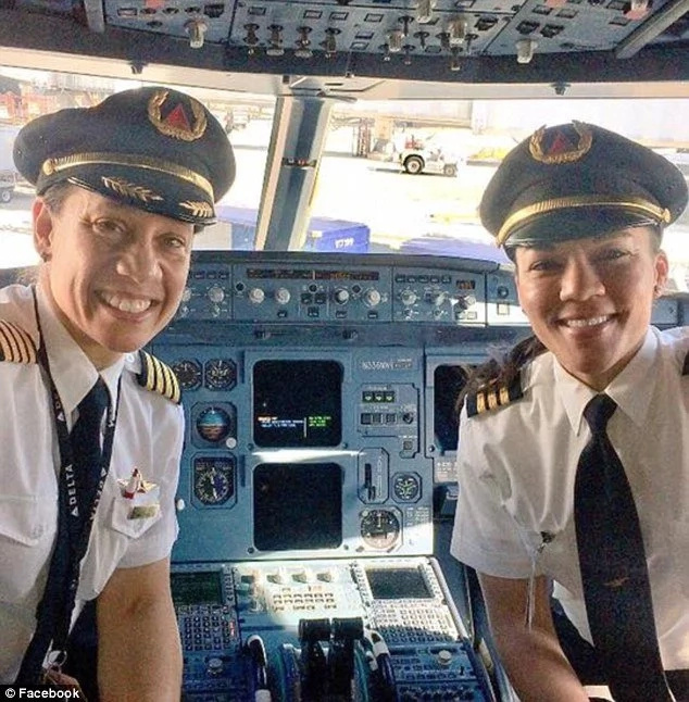 Historic! 2 black female pilots fly a plane together for the FIRST time (photos) Historic! 2 black female pilots fly a plane together for the FIRST time (photos)