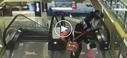 Matinding aksidente! Chinese grandmother accidentally drops helpless baby from escalator