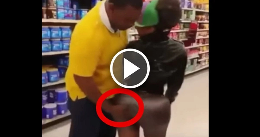 He touches it in Wal-Mart! (Video) He touches it in Wal-Mart! (Video)