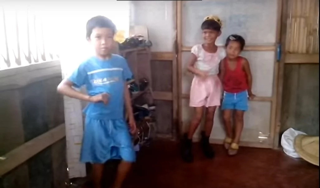 Hindi ba mahirap yung ginawa nila? Video of kids in high heels went viral Hindi ba mahirap yung ginawa nila? Video of kids in high heels went viral