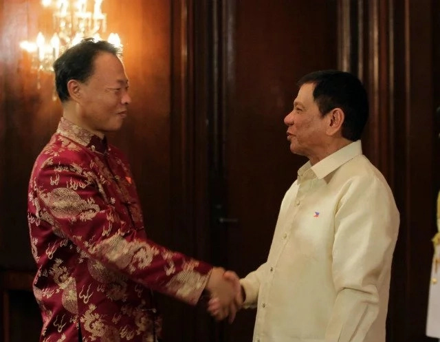DU30 says China should allow Pinoys to fish in disputed waters DU30 says China should allow Pinoys to fish in disputed waters