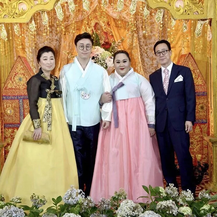 Haters Belittled and Discouraged her but this Indonesian Girl Marries Korean Man of Her Dreams Haters Belittled and Discouraged her but this Indonesian Girl Marries Korean Man of Her Dreams