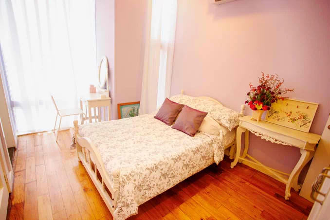 Bianca King opted for a shabby-chic townhouse instead of a condo, shows sentimental side by using refurbished pieces and family heirloom Bianca King opted for a shabby-chic townhouse instead of a condo, shows sentimental side by using refurbished pieces and family heirloom