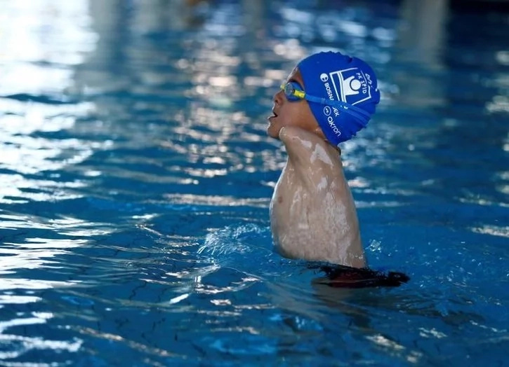 6-year-old swimmer with no arms has one of the most inspirational stories 6-year-old swimmer with no arms has one of the most inspirational stories