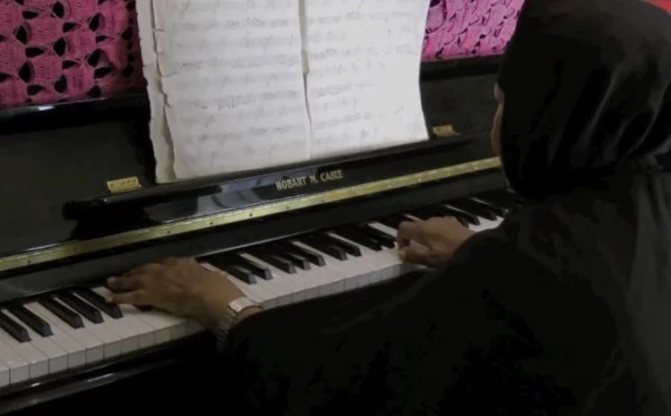 Nun who is almost 100 years old is a talented pianist and composer Nun who is almost 100 years old is a talented pianist and composer