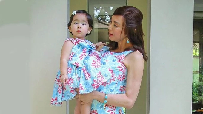 Scarlet Snow proves she's a very sweet kid when she tells Doc Vicki she's pretty Scarlet Snow proves she's a very sweet kid when she tells Doc Vicki she's pretty