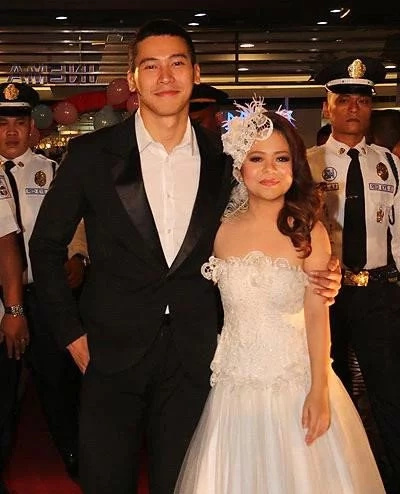 WATCH: Enchong sweeps Kiray off of her feet WATCH: Enchong sweeps Kiray off of her feet