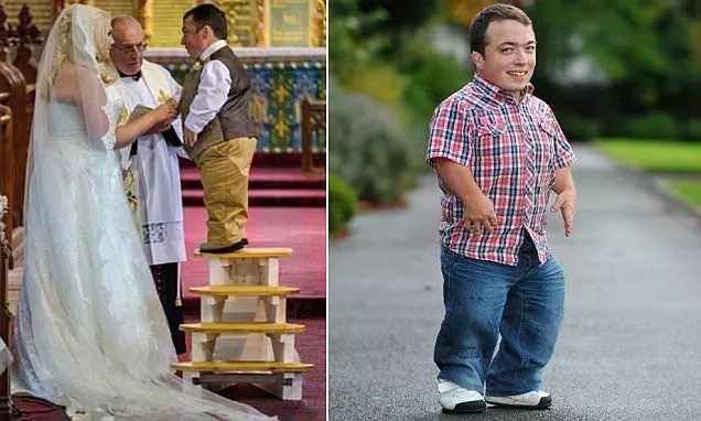 This 1 meter pantomime dwarf was elected Britain's shortest politician (photos)