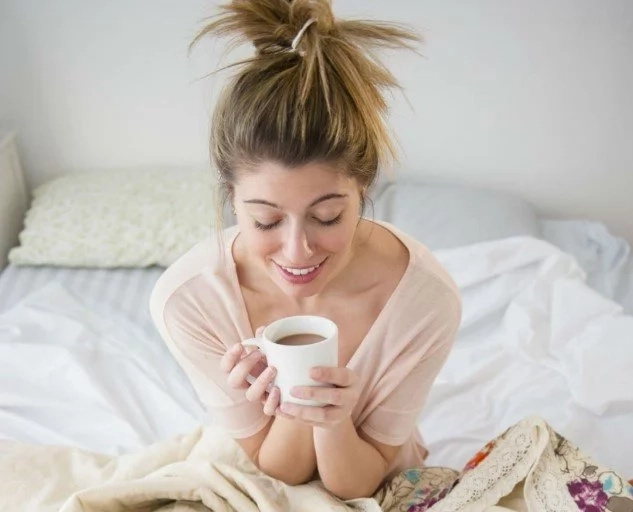 Si bebes café con el estómago vació debes leer este artículo
