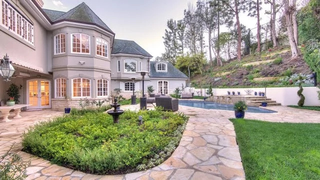 Sobrang ganda! A glimpse of Jackie Chan’s $12.25M Or 612.5 Million Peso beautiful French villa-inspired mansion Sobrang ganda! A glimpse of Jackie Chan’s $12.25M Or 612.5 Million Peso beautiful French villa-inspired mansion