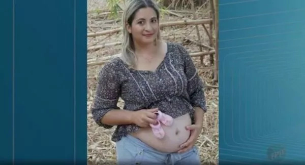 Woman 'Stabbed Pregnant Teenager to Death' and 'Stole Her Unborn Baby' (Photos) Woman 'Stabbed Pregnant Teenager to Death' and 'Stole Her Unborn Baby' (Photos)