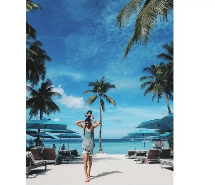 Bianca Gonzalez Became a Third Wheel to Baby Lucia and JC Intal in Boracay, Philippines Bianca Gonzalez Became a Third Wheel to Baby Lucia and JC Intal in Boracay, Philippines