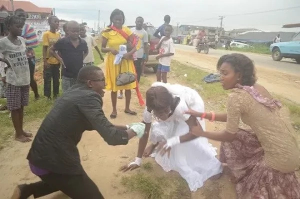 Drama as bride FLEES from wedding altar with pleading groom in hot pursuit (photos)