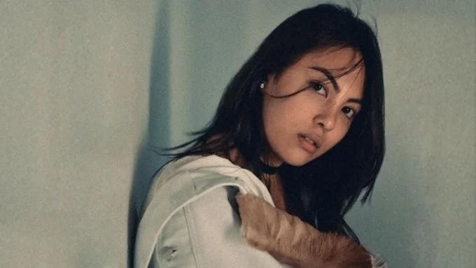 Dominique Cojuangco receives dream car as graduation gift from father Dominique Cojuangco receives dream car as graduation gift from father
