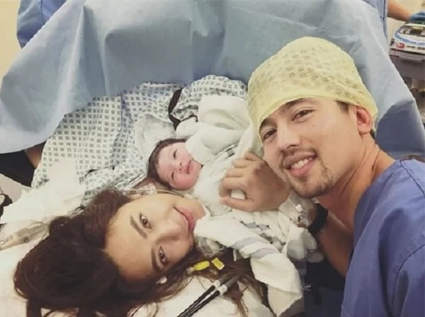 Ang cute ng baby niya! Valerie "Bangs" Garcia welcomed her baby girl yesterday Ang cute ng baby niya! Valerie "Bangs" Garcia welcomed her baby girl yesterday