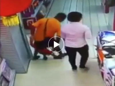 Nakakagalit! Dad accidentally falls on child and crushes him to death