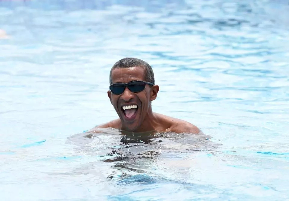 African man resembles Barack Obama so much that he has become a celebrity African man resembles Barack Obama so much that he has become a celebrity