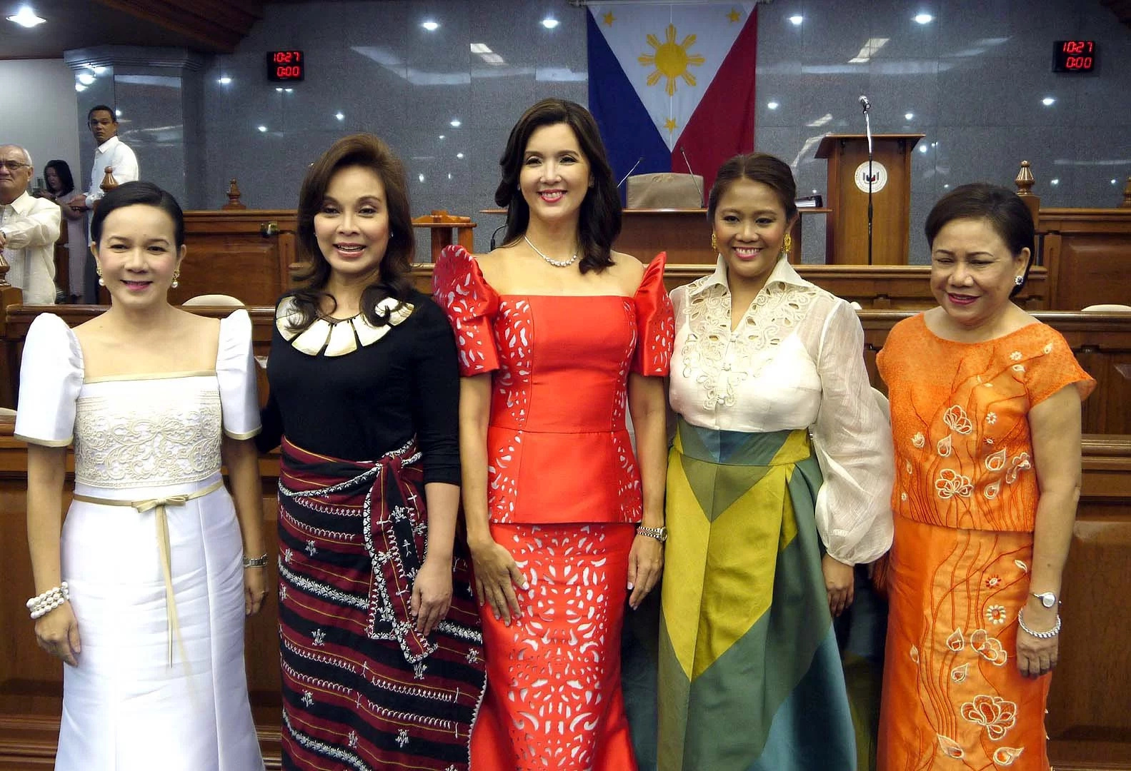 Dress simply, SONA is not the red carpet Dress simply, SONA is not the red carpet