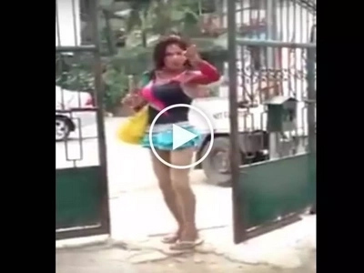 Magkano ibibigay mo? Gay guy performs best version of Christmas carols