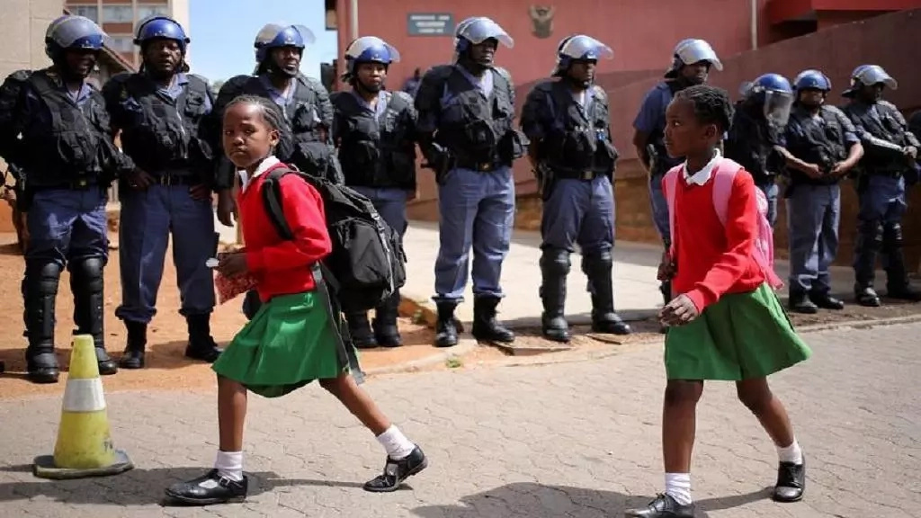 School girls protest in demand for skinny pants to be made part of their uniform School girls protest in demand for skinny pants to be made part of their uniform