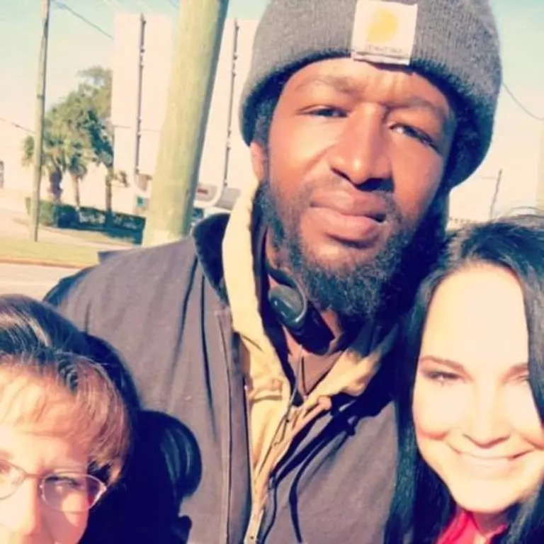 Kindhearted mother takes homeless man who was ABANDONED by parents, gives him new leaf of life (photos) Kindhearted mother takes homeless man who was ABANDONED by parents, gives him new leaf of life (photos)