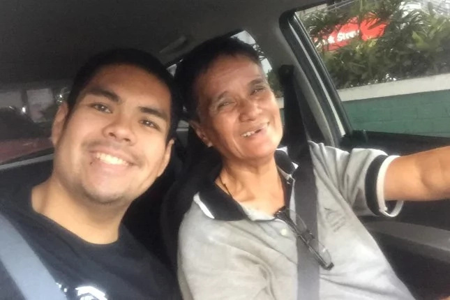 Elderly woman drives Uber for a living Elderly woman drives Uber for a living
