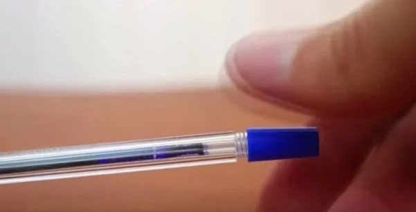 Netizen-demonstrates-lighter-and-pen-trick Netizen-demonstrates-lighter-and-pen-trick