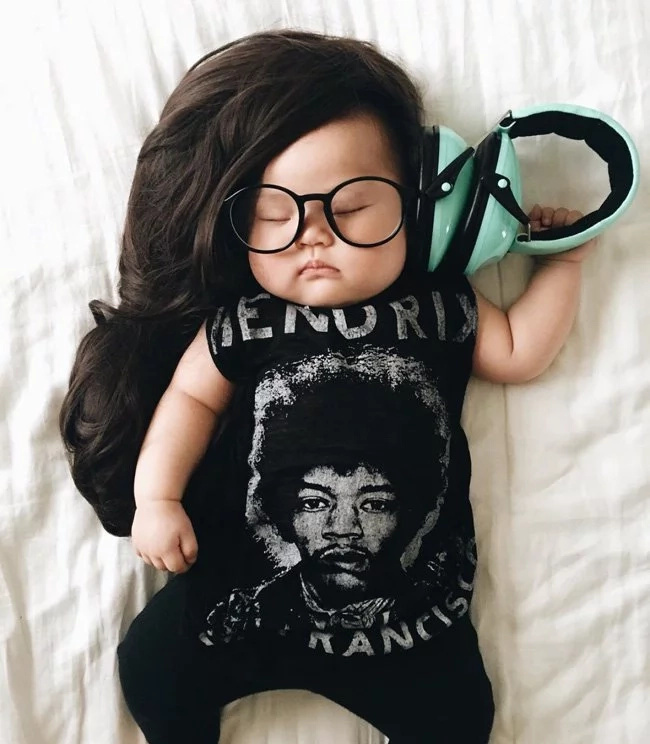 See how this mother dressed her sleeping baby in costumes See how this mother dressed her sleeping baby in costumes