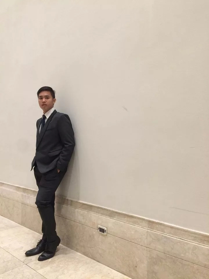Sipag at tiyaga ang puhunan! Inspiring story of a working student and how he managed to juggle his job and studies Sipag at tiyaga ang puhunan! Inspiring story of a working student and how he managed to juggle his job and studies
