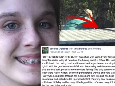 A girl took selfie and she noticed something creepy in the background. Take a look!