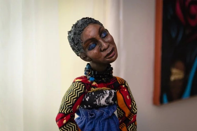 Woman, 56, turns house into museum because she was sick of black girls being ignored by art world Woman, 56, turns house into museum because she was sick of black girls being ignored by art world