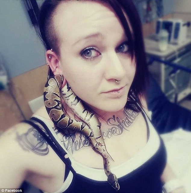 SNAKE slithered its way in woman's EAR and got stuck (photos)