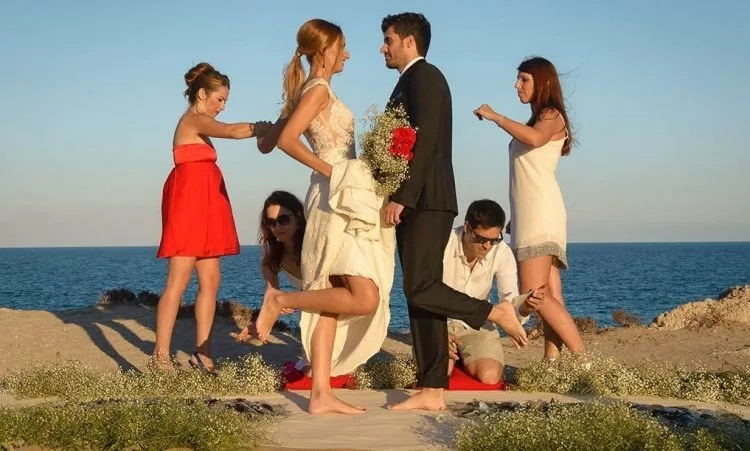 See this new weird wedding trend (photos, video)